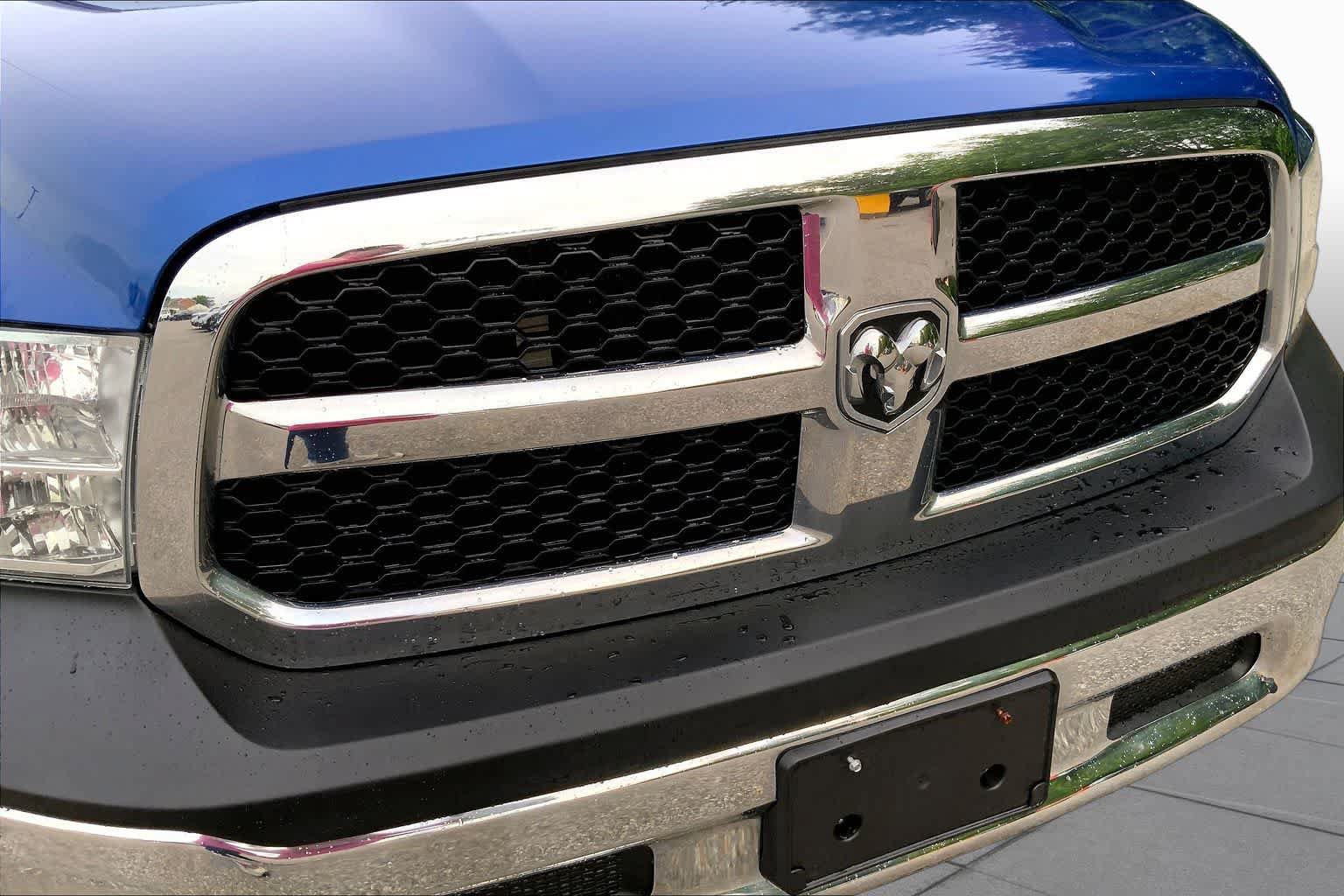Used 2018 RAM 1500 ST w/ SXT Appearance Group AWD/4WD image 31