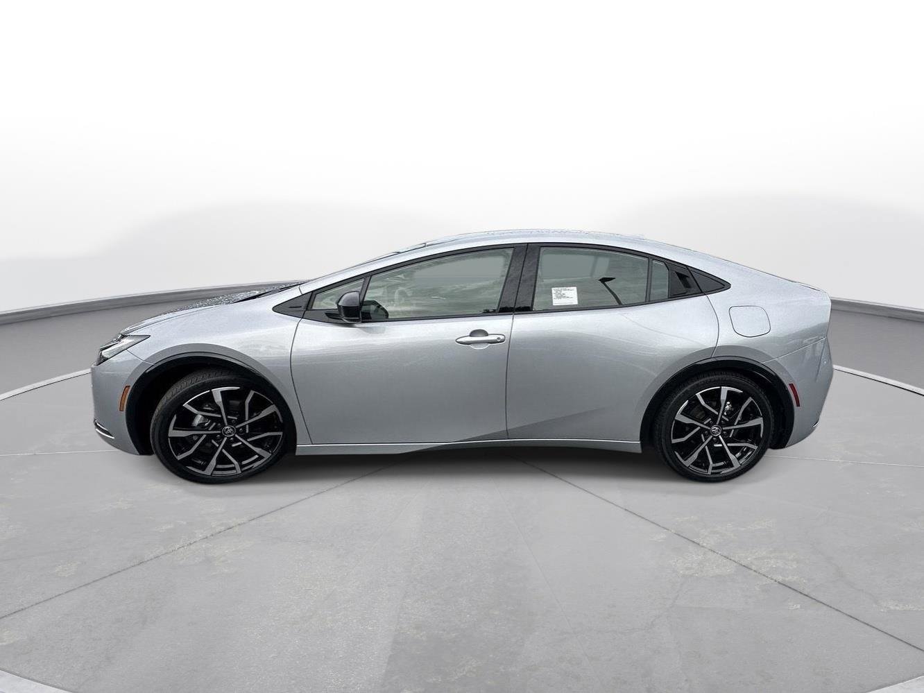 Used 2025 Toyota Prius Plug-In Hybrid FWD image 9