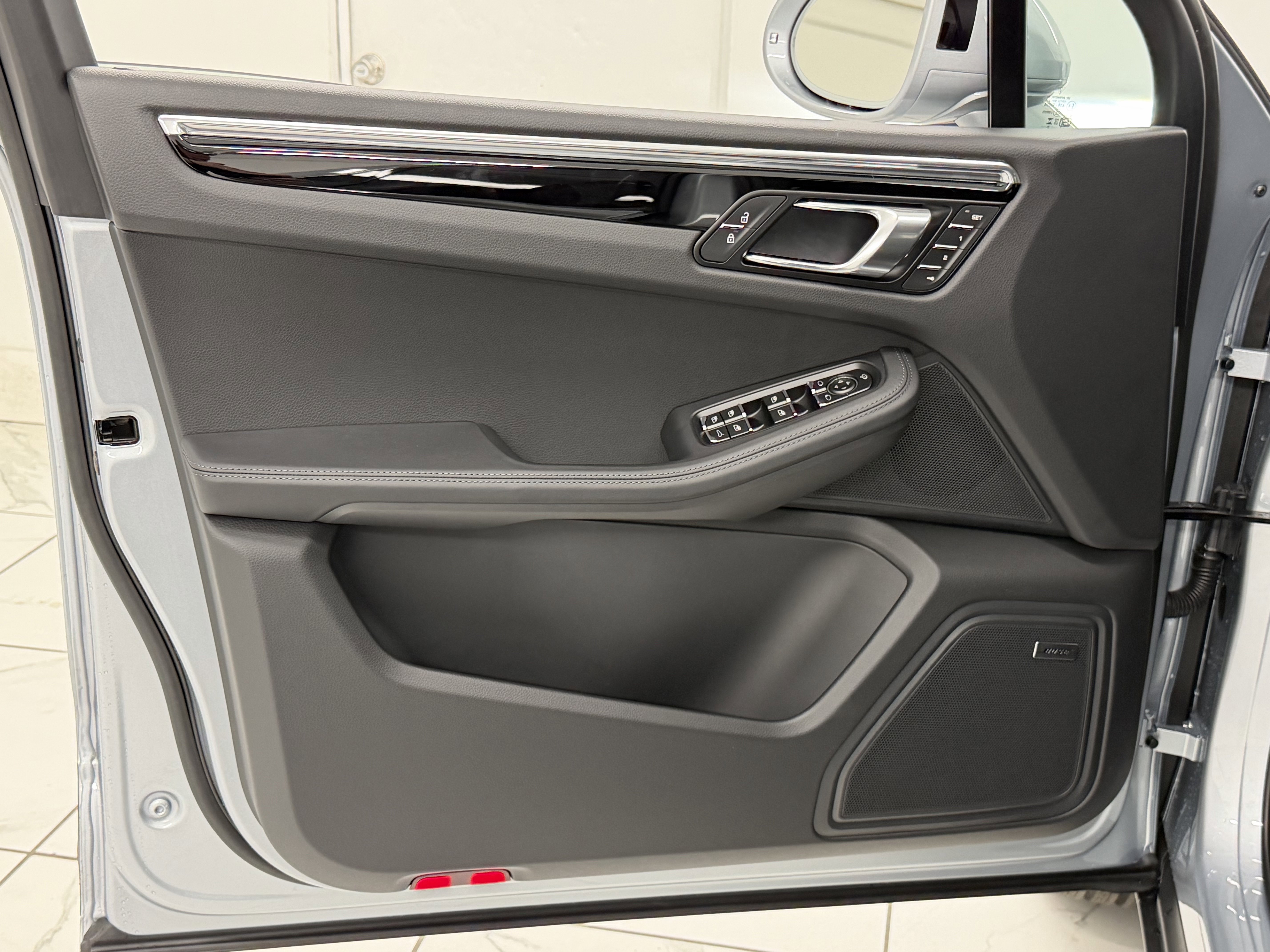 New 2026 Porsche Macan image 27