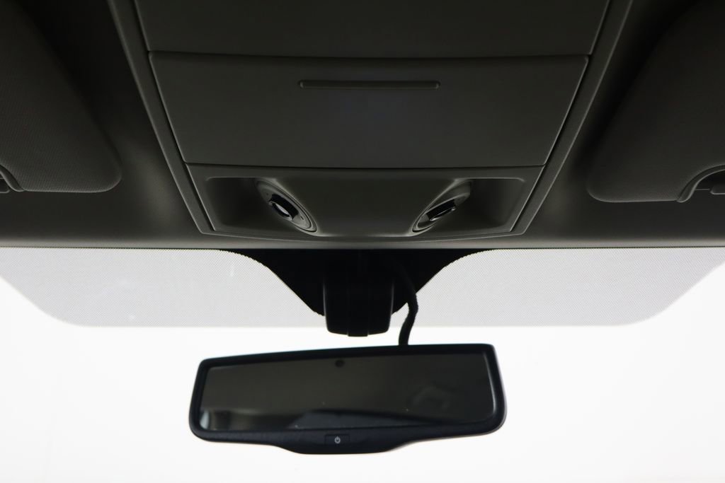 Used 2016 Chrysler Town & Country Touring w/ Driver Convenience Group image 27