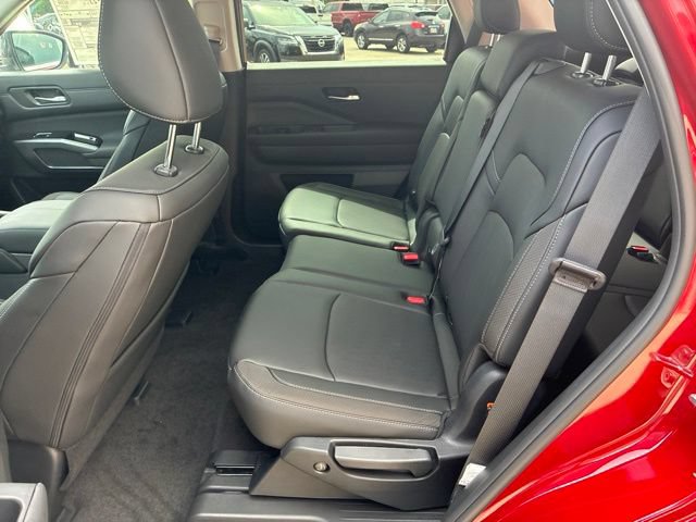 New 2026 Nissan Pathfinder SL FWD image 8