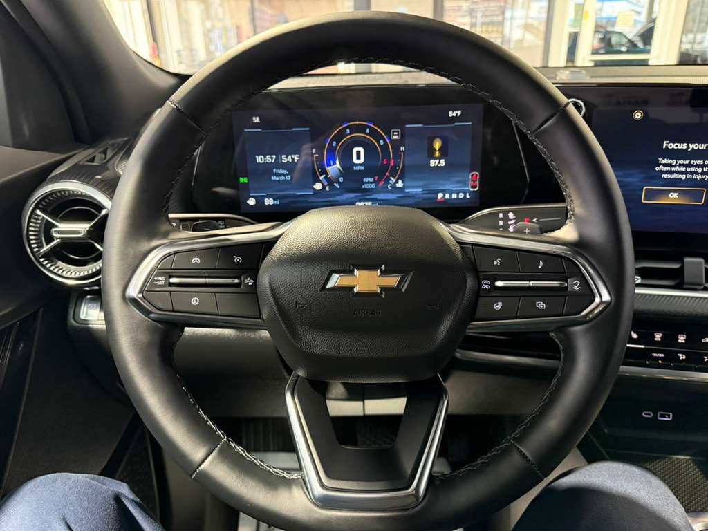 Used 2026 Chevrolet Equinox LT image 11