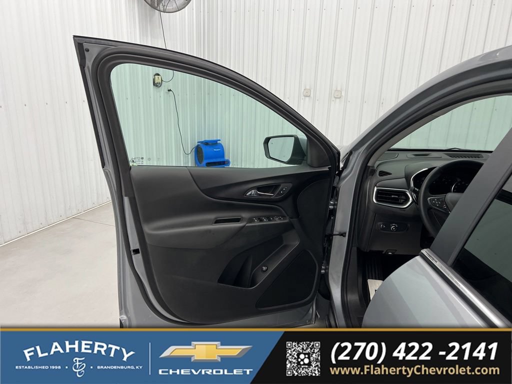 Used 2024 Chevrolet Equinox LT FWD image 8