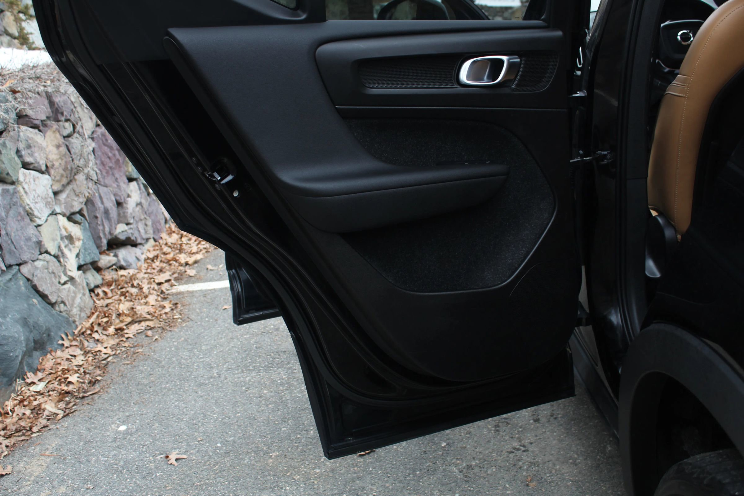 Used 2019 Volvo XC40 T5 Momentum image 14