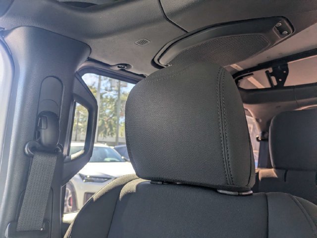 Used 2023 Jeep Wrangler Unlimited Sport AWD/4WD image 34