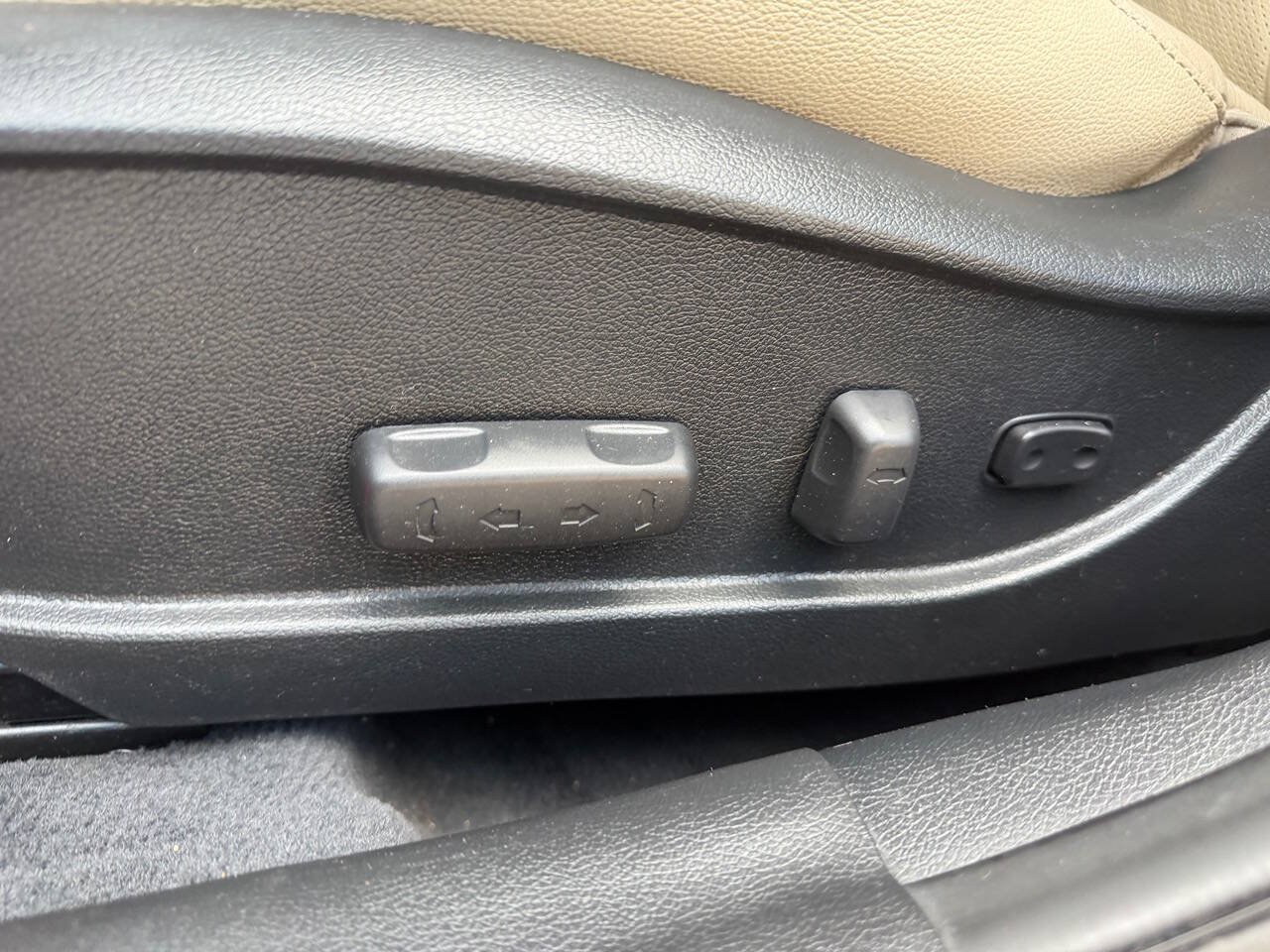Used 2014 Hyundai Elantra Sport FWD image 12