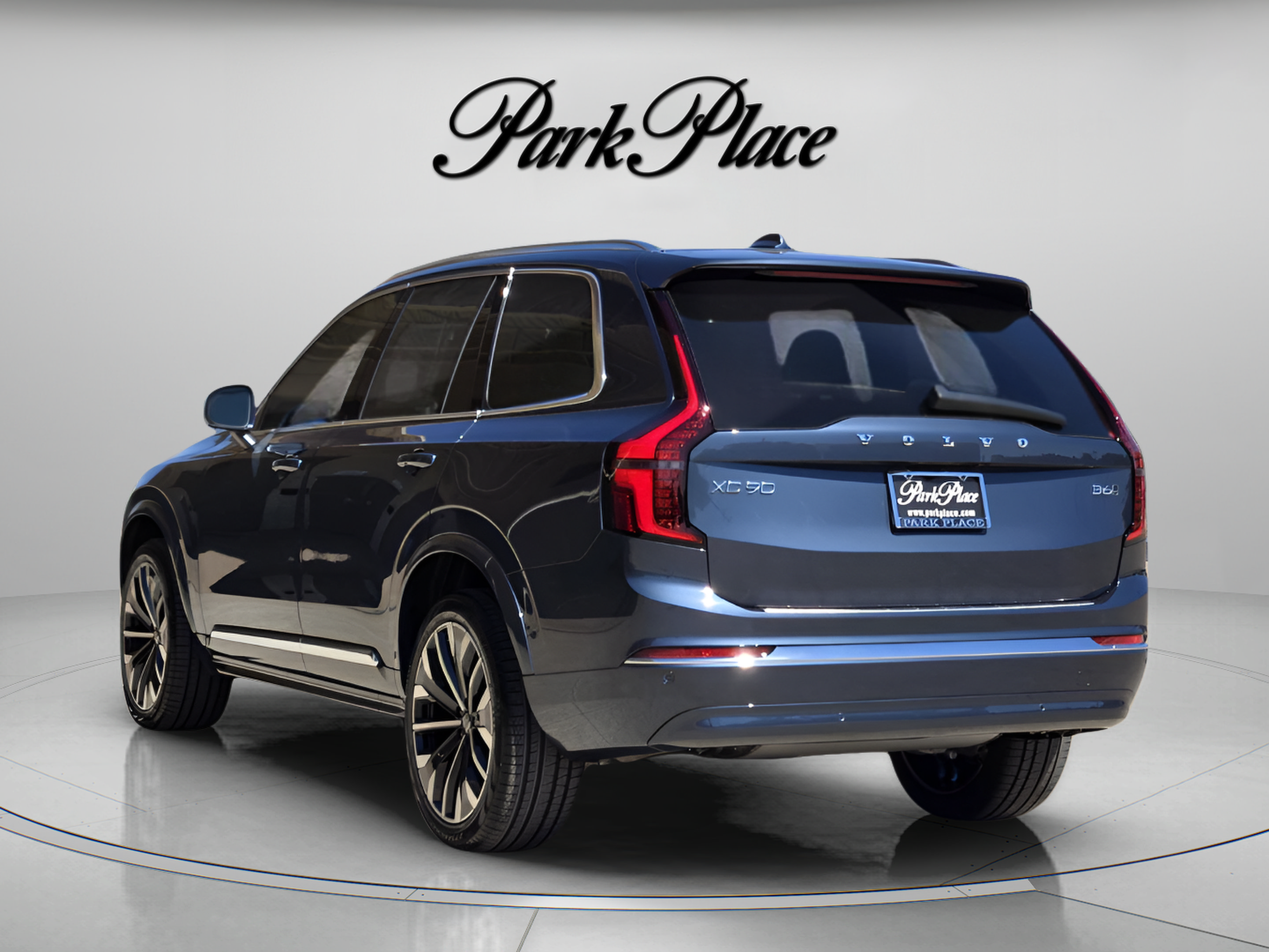 Used 2026 Volvo XC90 B6 Plus w/ Protection Package Premier AWD/4WD image 3