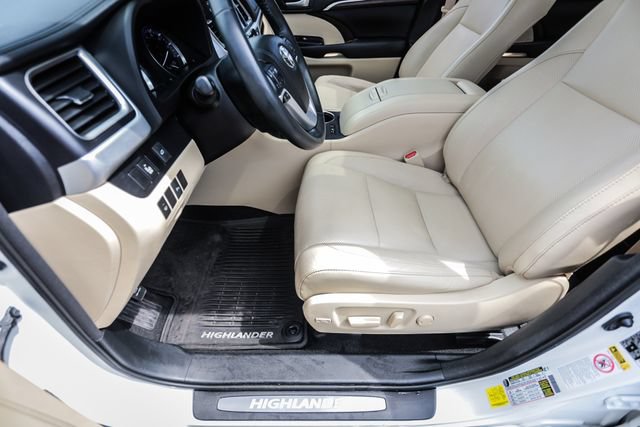 Used 2016 Toyota Highlander Limited FWD image 50
