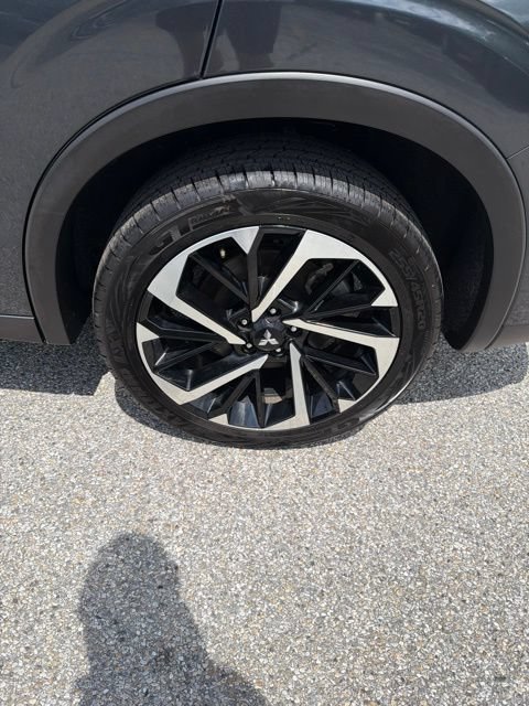 Used 2024 Mitsubishi Outlander SE Black Edition AWD/4WD image 9