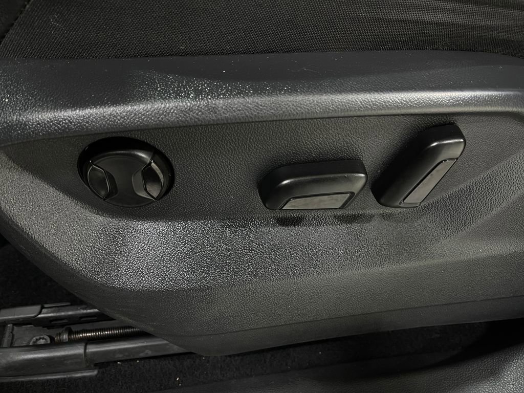 Used 2020 Volkswagen Tiguan SEL image 15