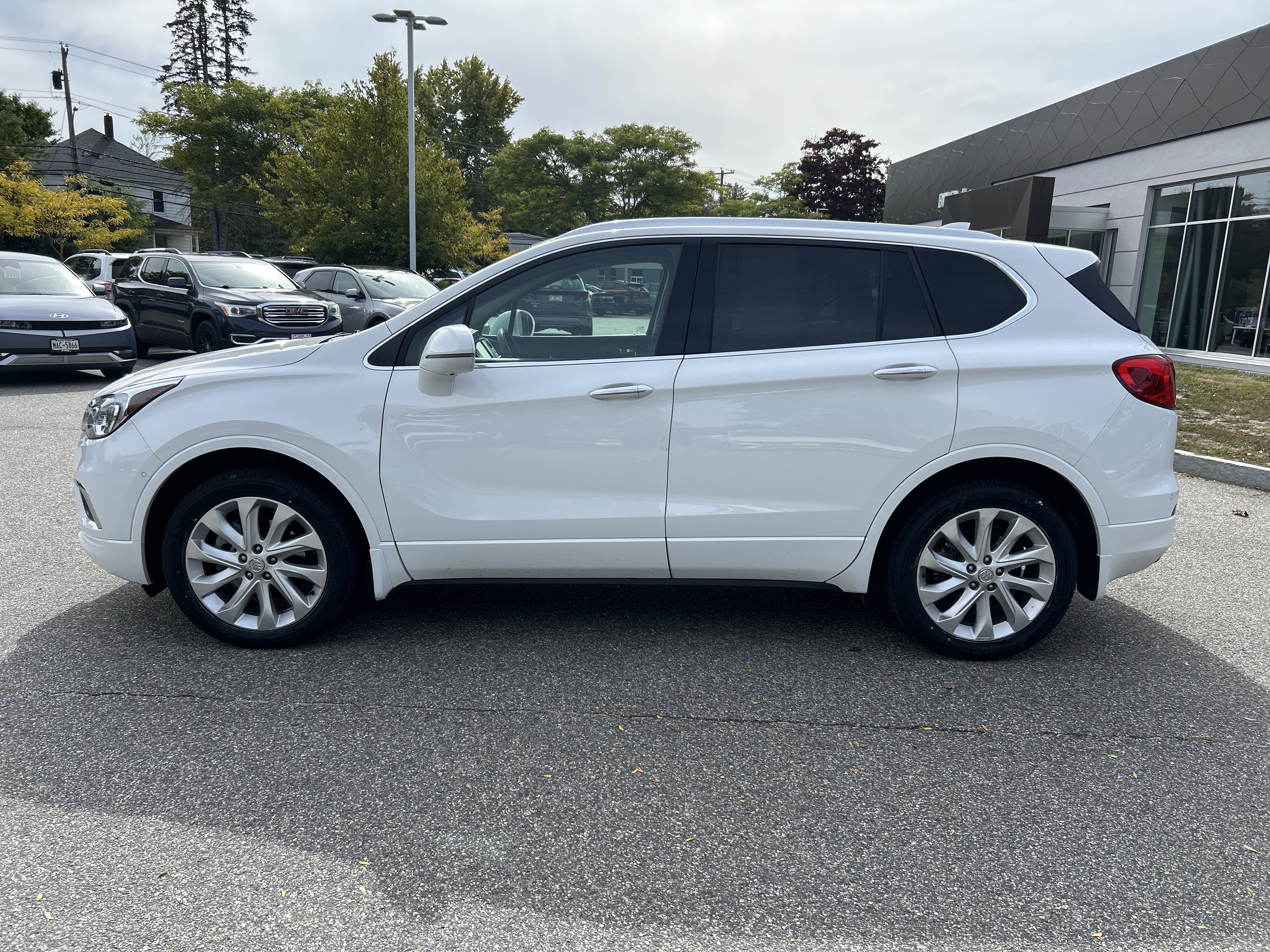 Used 2018 Buick Envision Premium w/ Driver Confidence Package AWD/4WD image 11