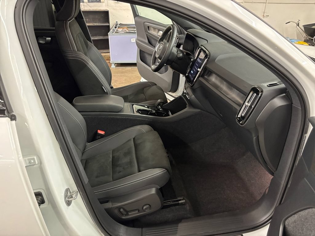 Certified 2023 Volvo C40 P8 Recharge Ultimate AWD/4WD image 19