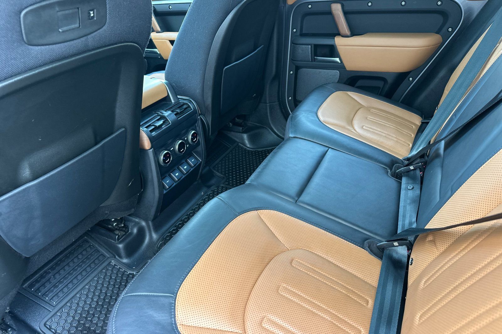 Used 2020 Land Rover Defender 110 X AWD/4WD image 14