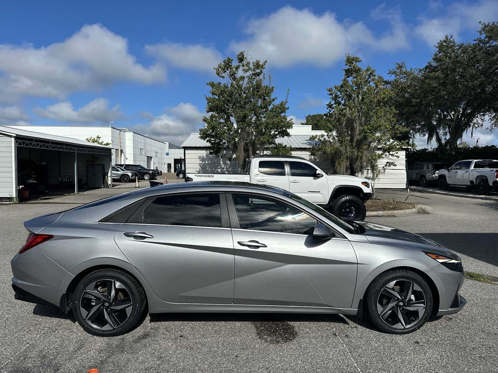 Used 2022 Hyundai Elantra SEL w/ Convenience + Premium Package FWD image 7
