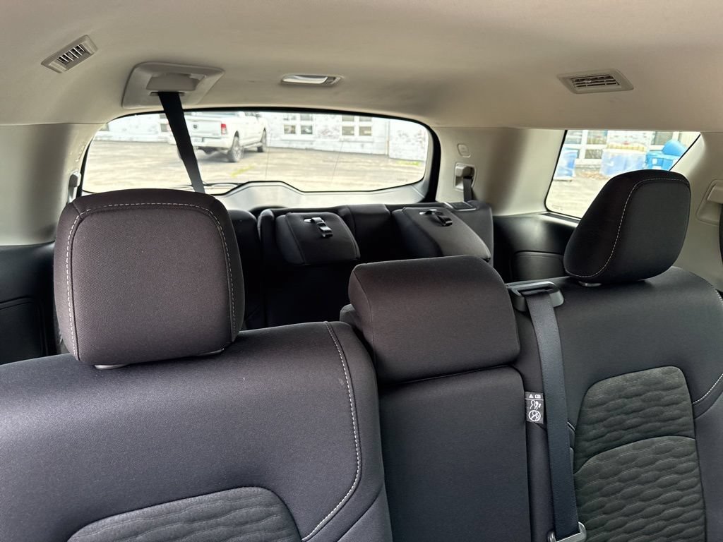 Used 2025 Nissan Pathfinder SV FWD image 12