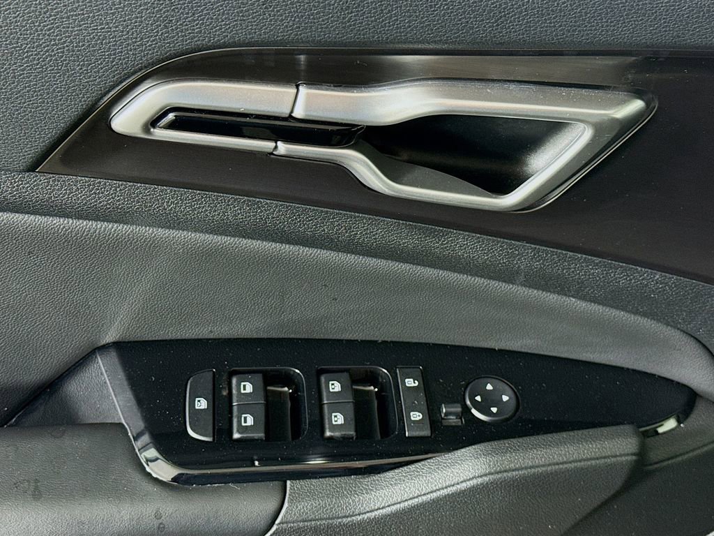 Used 2024 Kia Sportage EX image 23