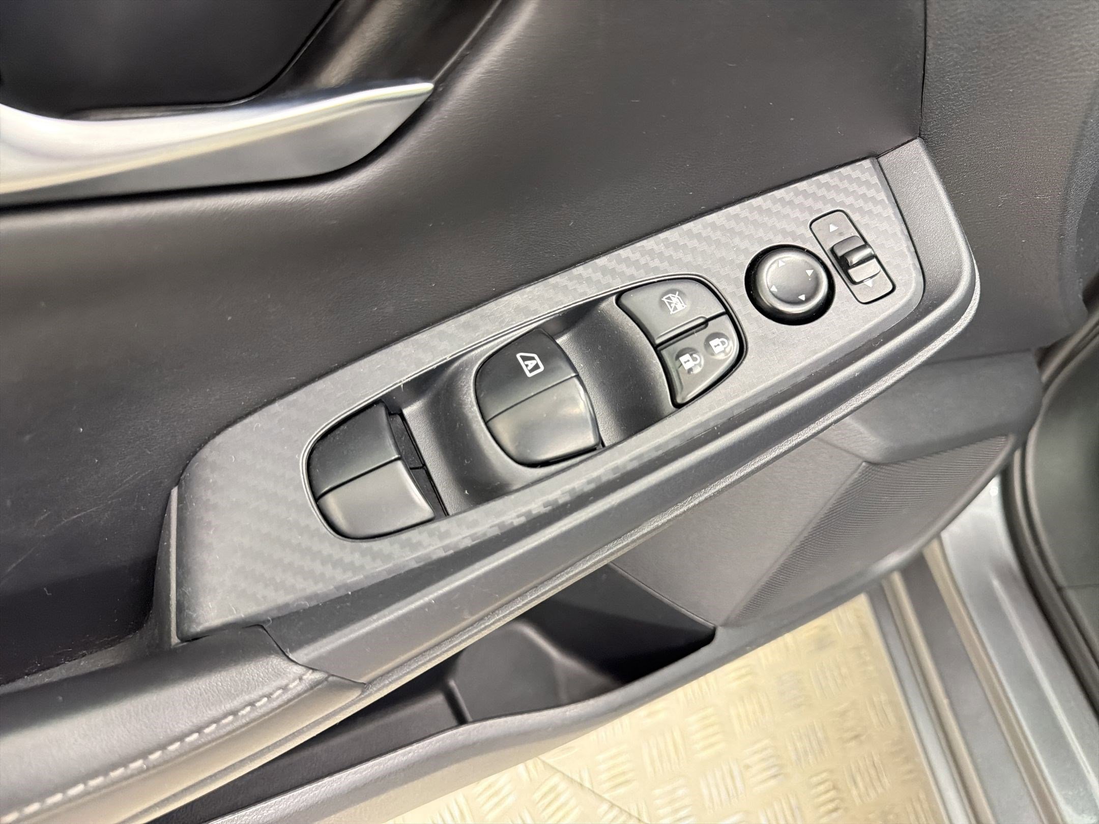 Used 2023 Nissan Sentra SV FWD image 12