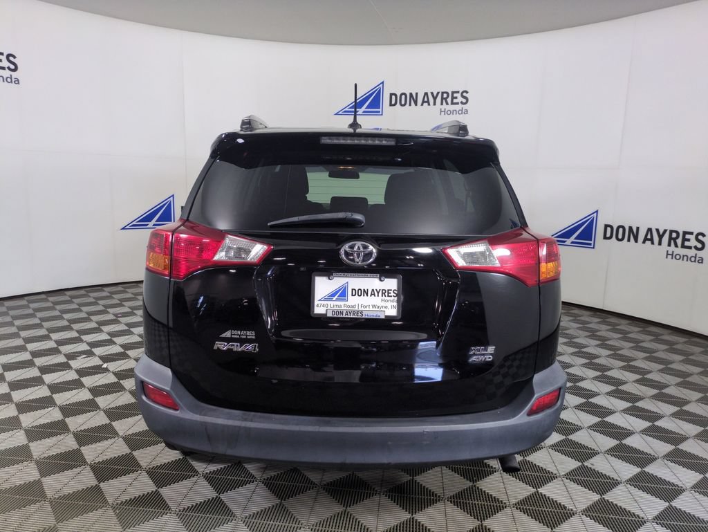 Used 2014 Toyota RAV4 XLE AWD/4WD image 4