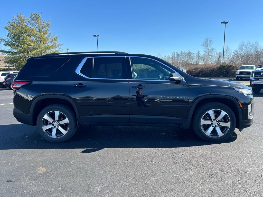 Used 2023 Chevrolet Traverse LT w/ LT Premium Package image 5