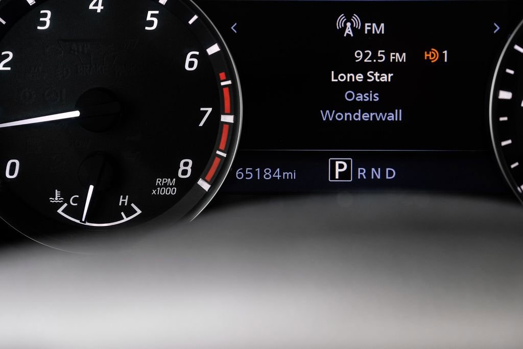 Used 2021 Nissan Titan SV image 16