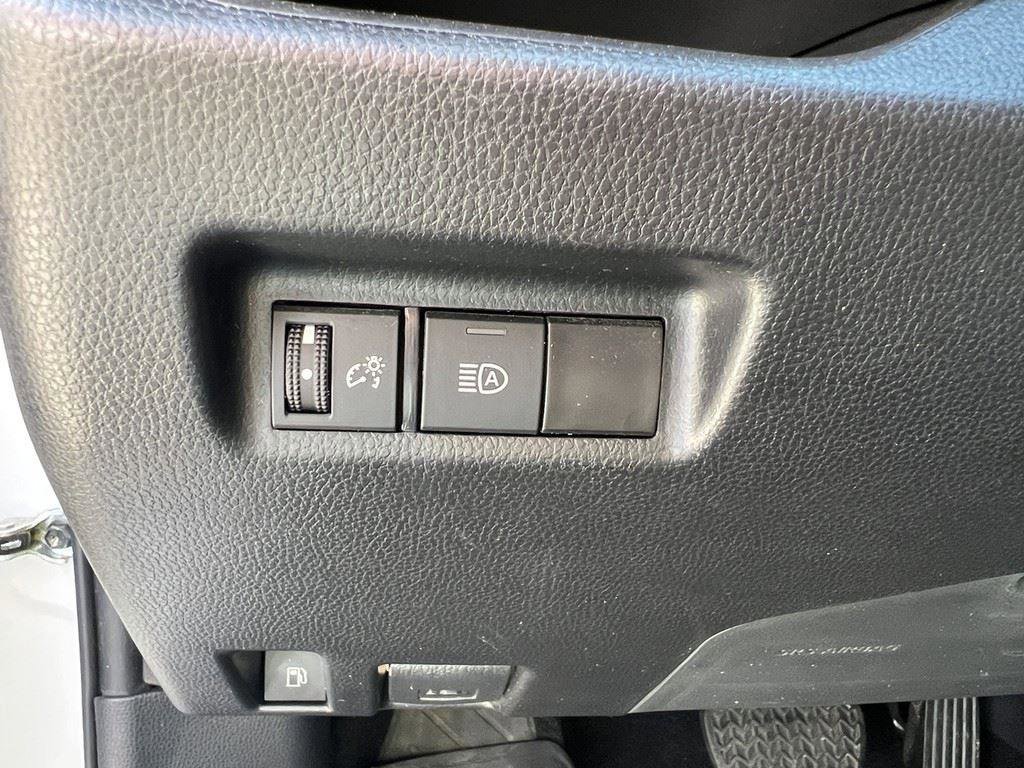 Used 2022 Toyota RAV4 XLE image 44