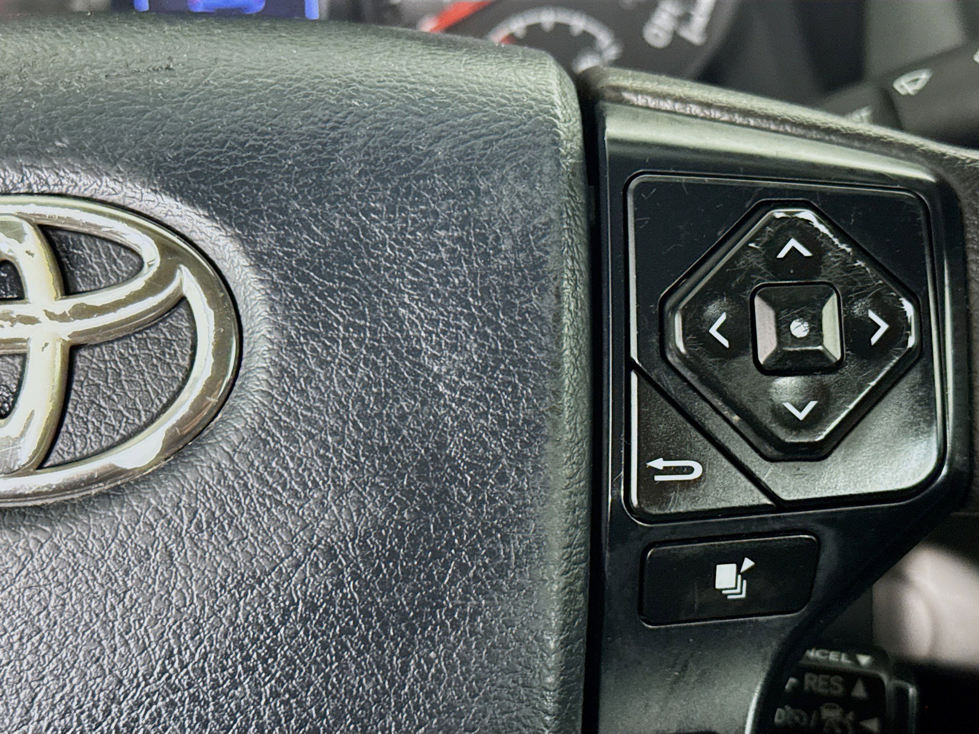 Used 2020 Toyota Tacoma SR image 14