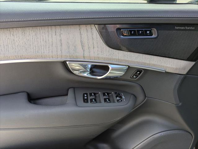 Used 2025 Volvo XC90 B6 Ultra w/ Protection Package Premier image 10