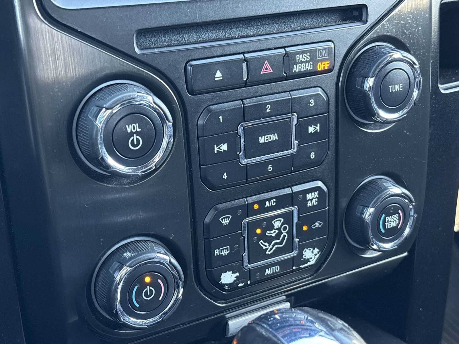 Used 2014 Ford F150 FX4 w/ Equipment Group 402A Luxury AWD/4WD image 24