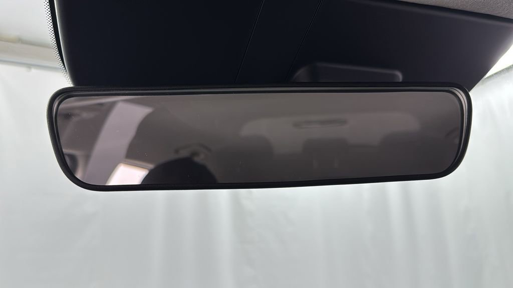 Used 2025 Kia Niro LX image 29