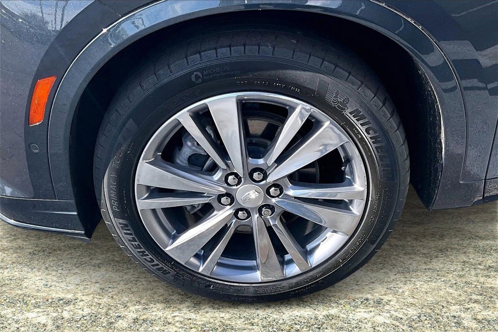 Used 2022 Cadillac XT6 Premium Luxury w/ Technology Package image 35