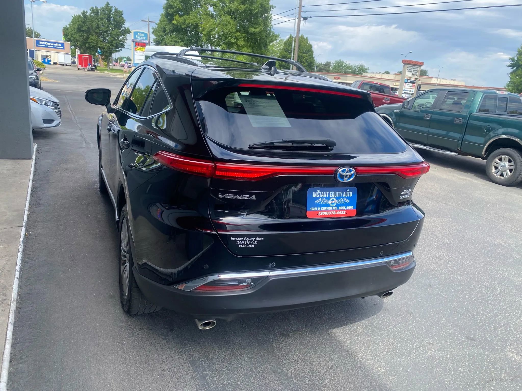 Used 2022 Toyota Venza XLE image 22