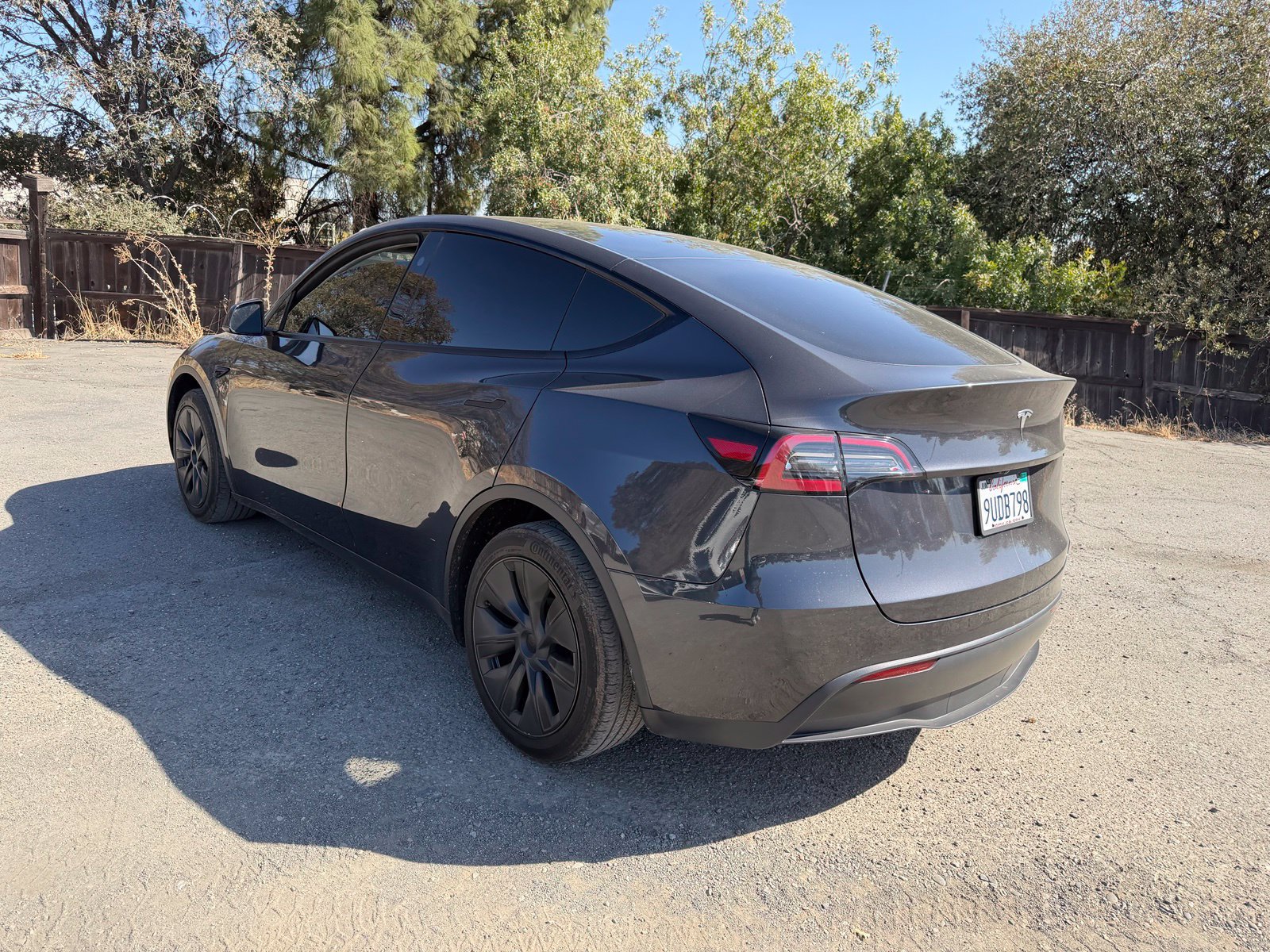 Used 2024 Tesla Model Y 2WD image 3