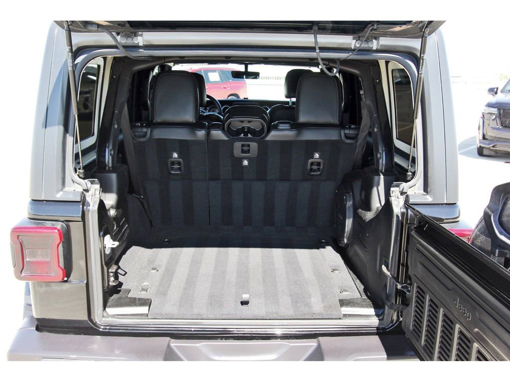 Used 2019 Jeep Wrangler Unlimited Sahara image 24