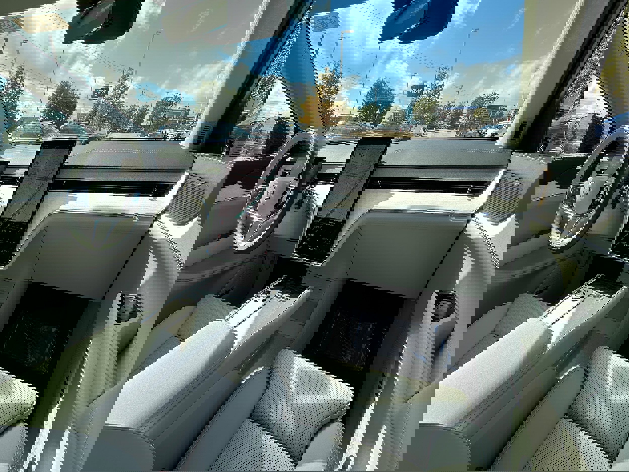 New 2025 Volvo EX90 Plus image 11