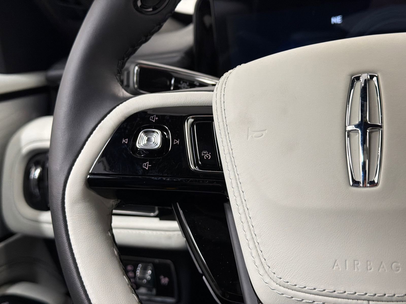 New 2026 Lincoln Aviator Black Label image 27