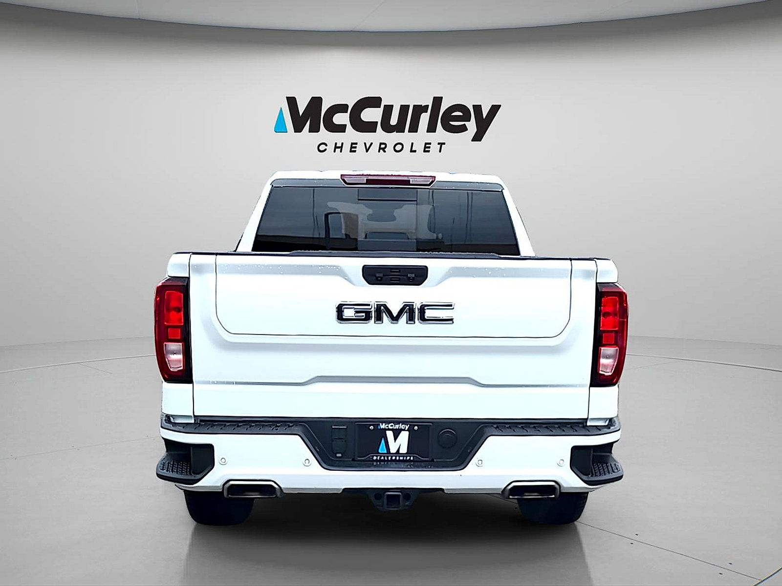 Used 2024 GMC Sierra 1500 Elevation w/ Elevation Premium Package AWD/4WD image 6