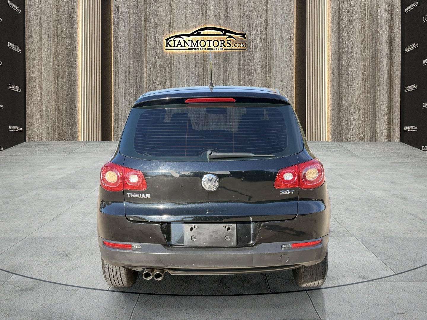 Used 2011 Volkswagen Tiguan S image 6