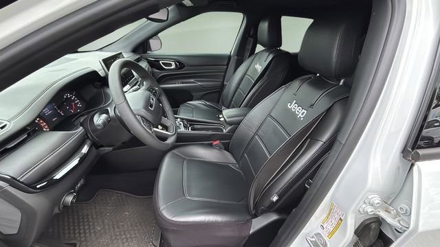Used 2023 Jeep Compass Latitude w/ Convenience Group AWD/4WD image 17