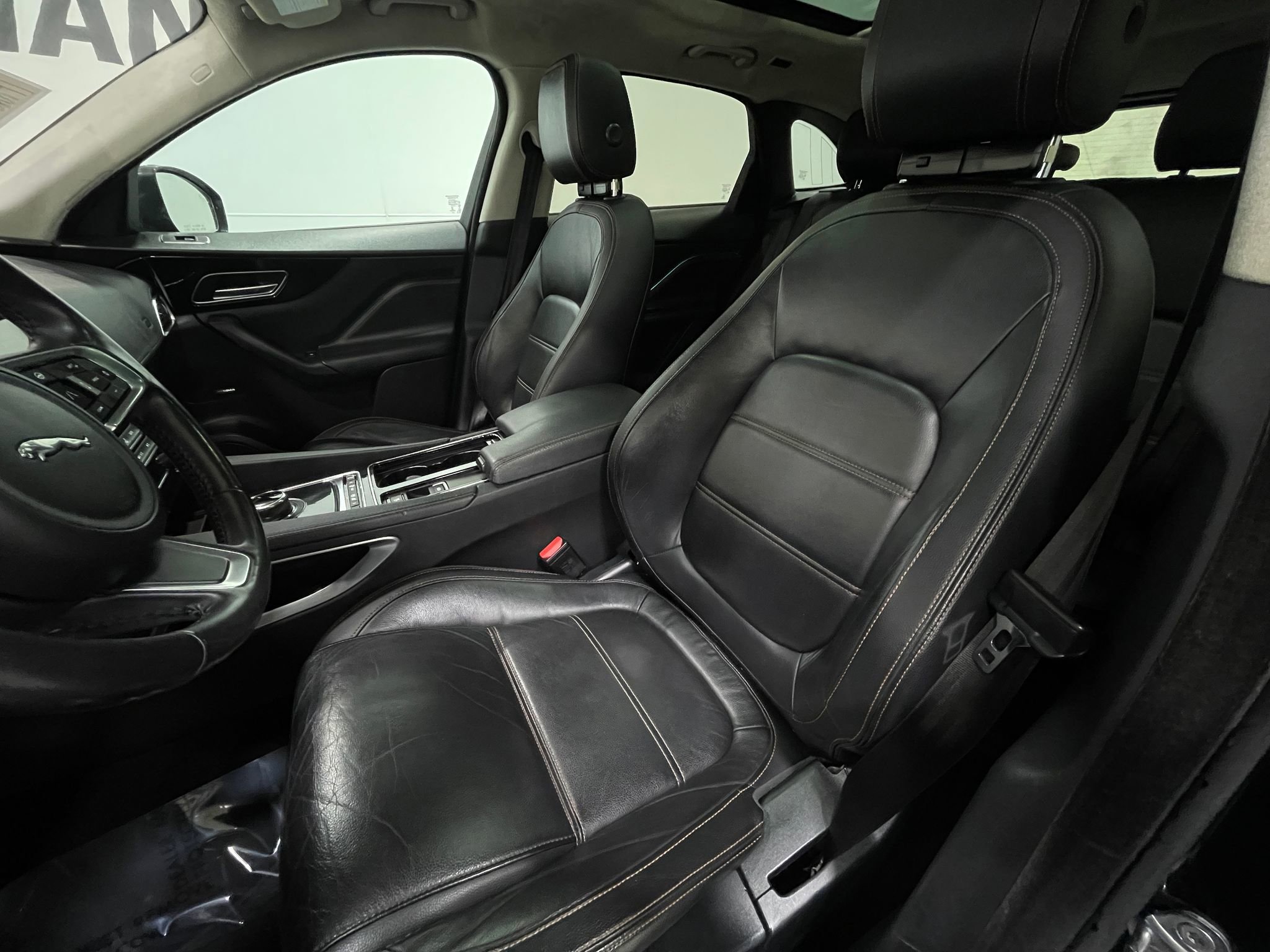 Used 2019 Jaguar F-PACE Prestige image 15