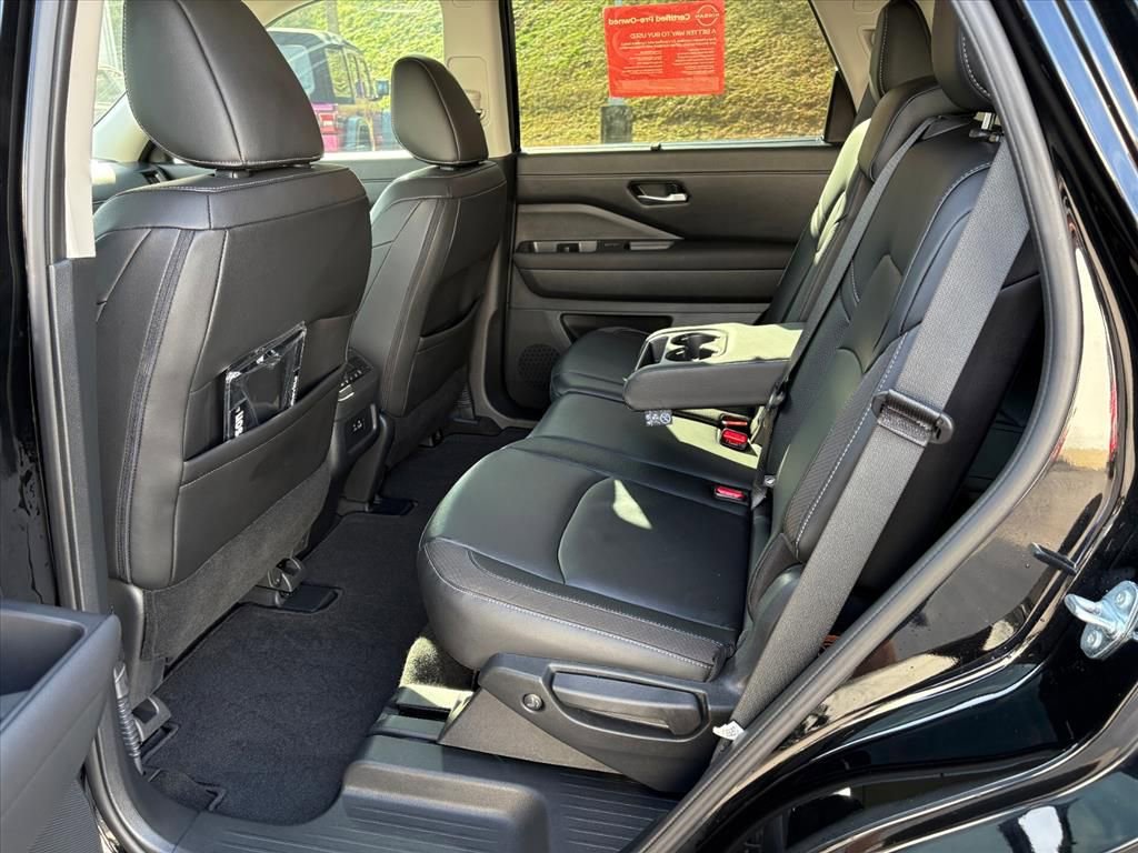 Certified 2025 Nissan Pathfinder SL image 20