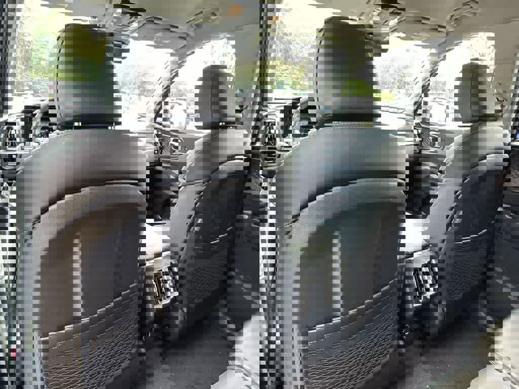 Used 2023 Kia Sorento S image 23