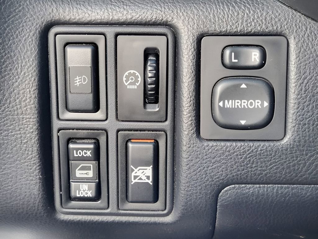 Used 2005 Toyota MR2 image 18