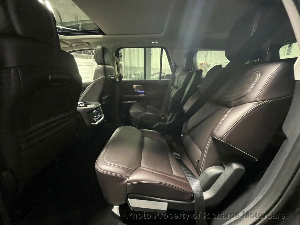 Used 2025 Ford Expedition Platinum w/ Platinum Ultimate Package image 19