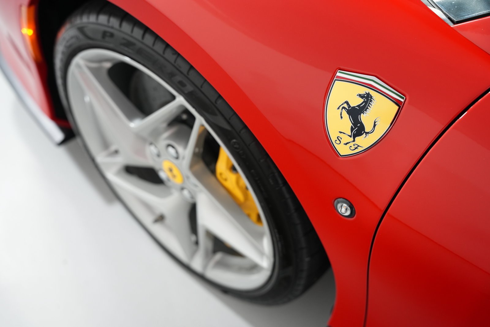 Used 2022 Ferrari F8 Spider RWD image 50