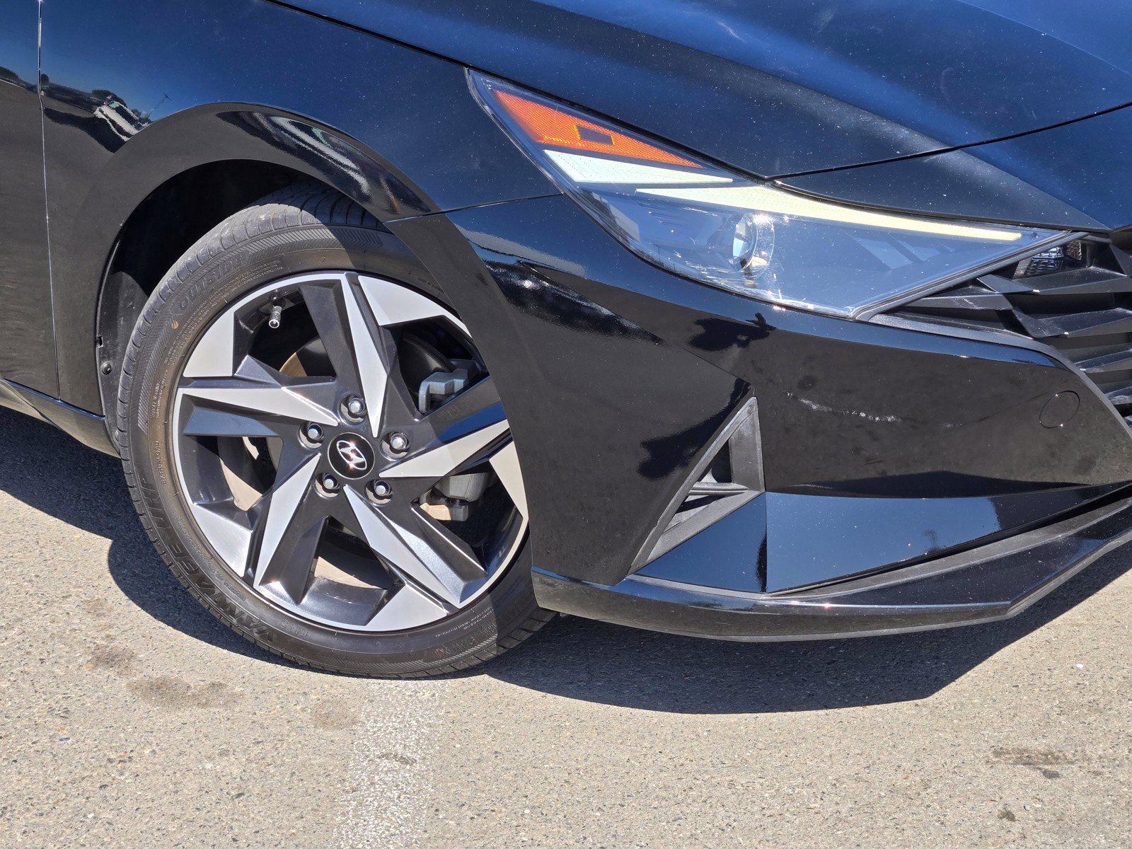 Used 2023 Hyundai Elantra SEL w/ Convenience Package FWD image 9