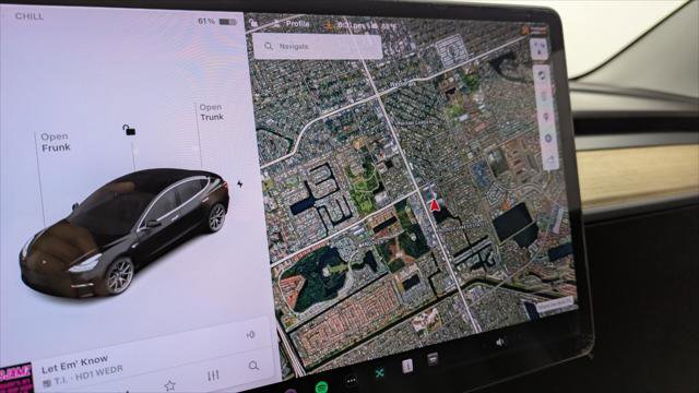 Used 2018 Tesla Model 3 Long Range RWD image 26