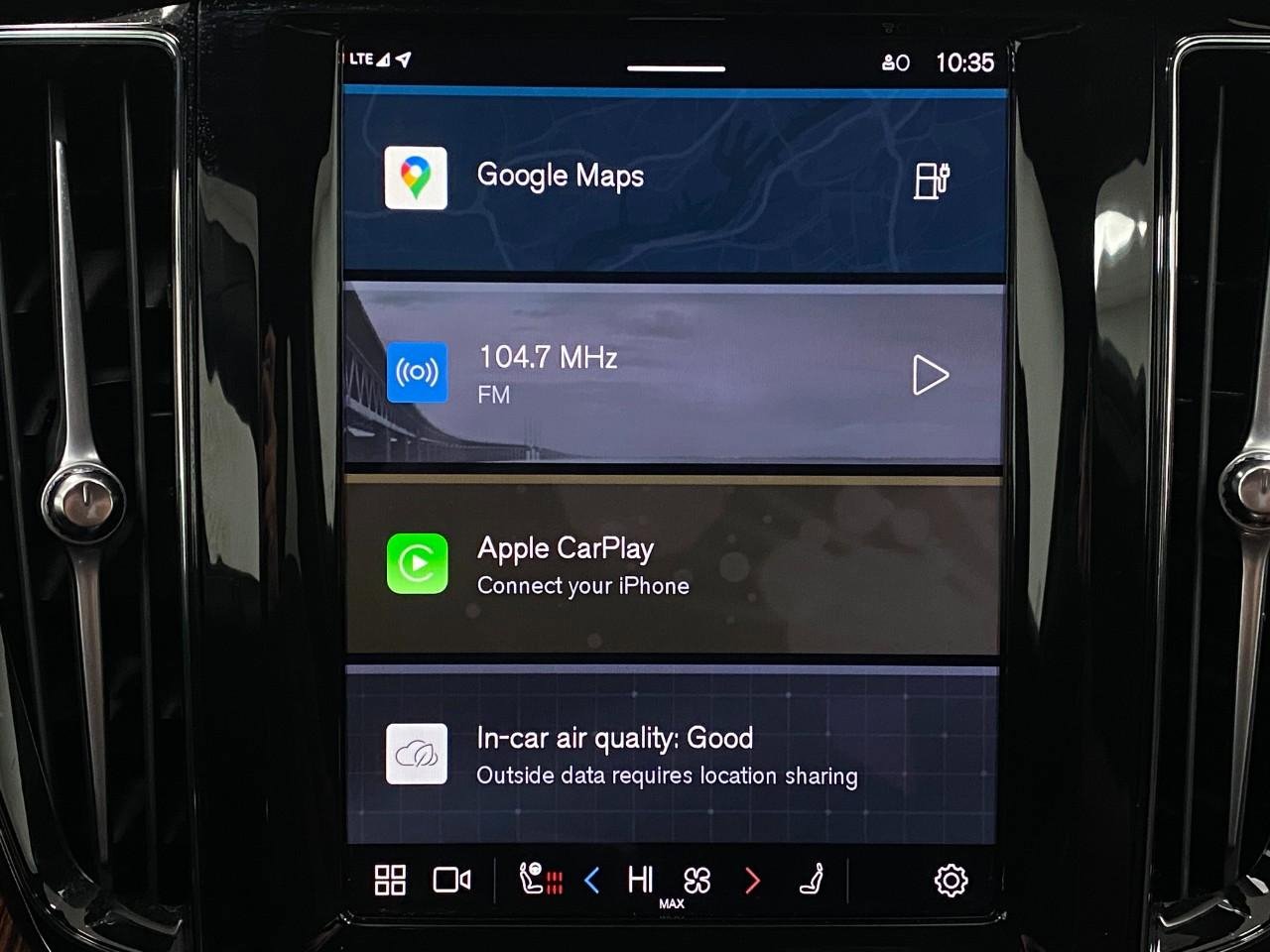 Used 2024 Volvo XC60 T8 Plus w/ Climate Package image 21