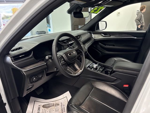 Used 2023 Jeep Grand Cherokee Overland image 14
