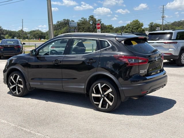 Used 2022 Nissan Rogue Sport SL FWD image 3