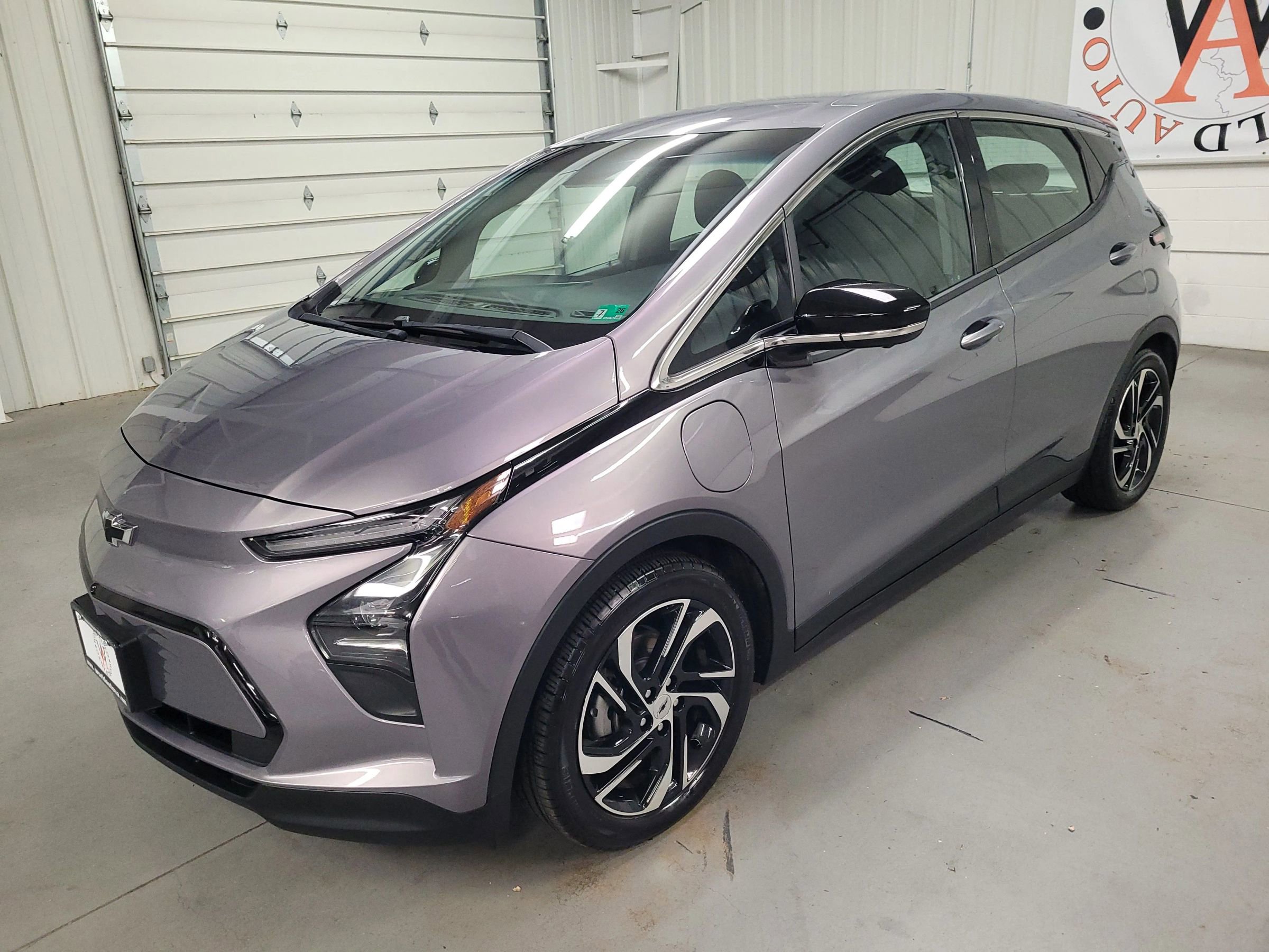 Used 2023 Chevrolet Bolt LT image 2